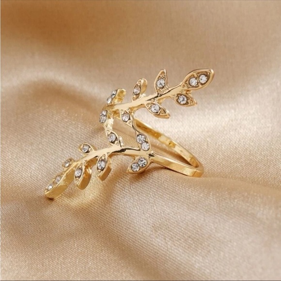 Gold and Rhinestone Leaf Ring, Size 8 - Picture 2 of 3